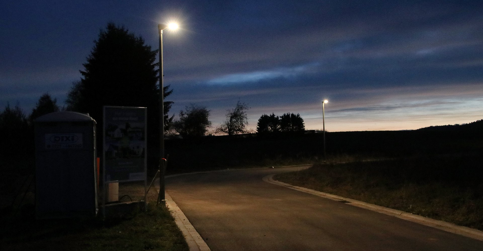 Beleuchtete Straße in Neunkirchen-Nahe